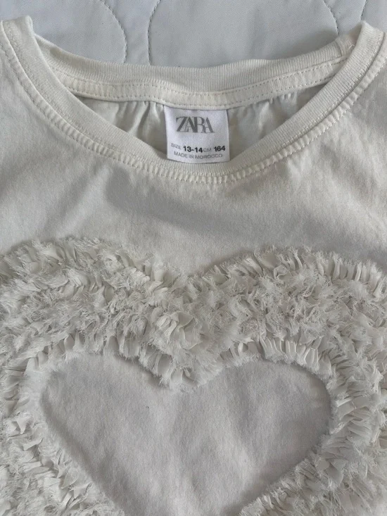 Zara Kids Yellow & White Short Sleeve Tees with Cream Heart Applique - Picture 6 of 11